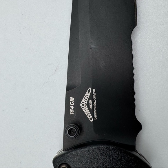 Benchmade Barrage Tanto Serrated Folding Knife Mint - Picture 3 of 7